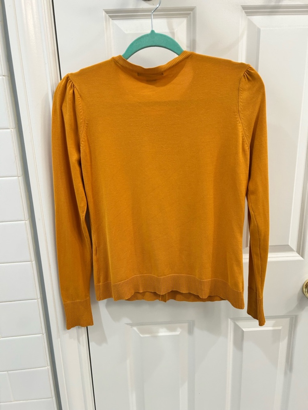 August Silk - Silk Blend Gathered Shoulder Cardigan Mustard Gold Button Down S - Picture 5 of 9